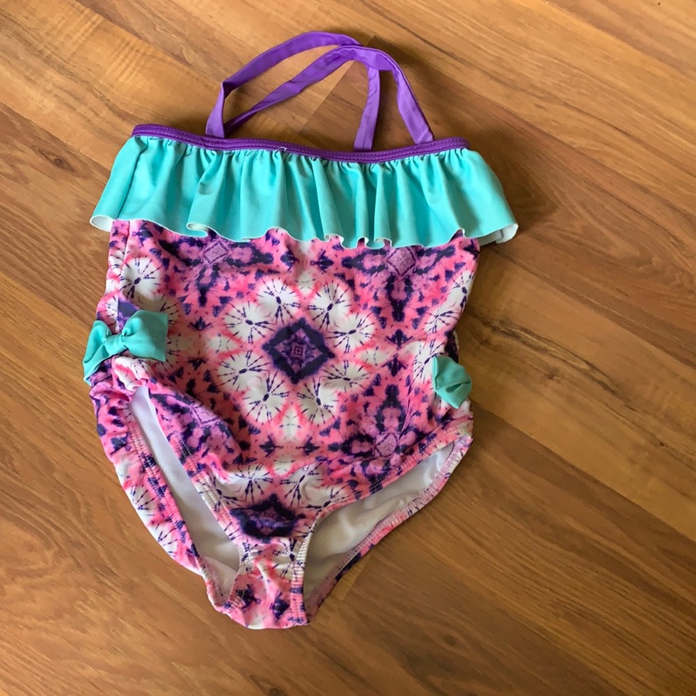 Cross strap swim suit. Size 5
